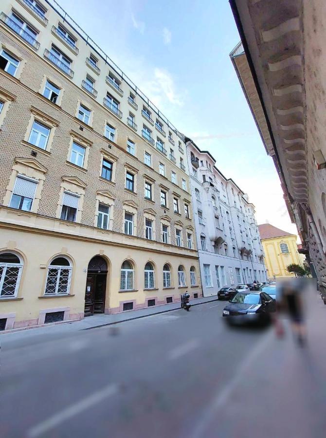 Downtown Acacia Str Apartment Budapest Bagian luar foto