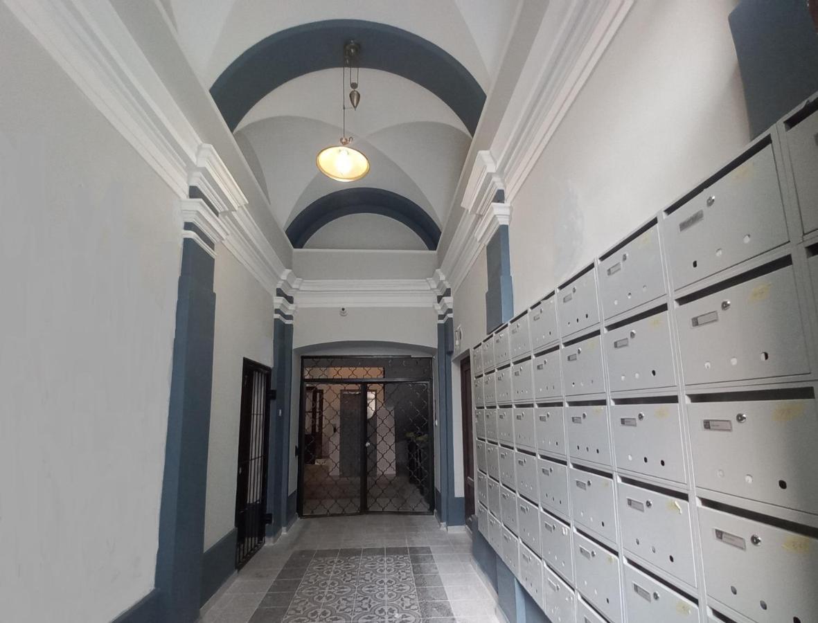 Downtown Acacia Str Apartment Budapest Bagian luar foto