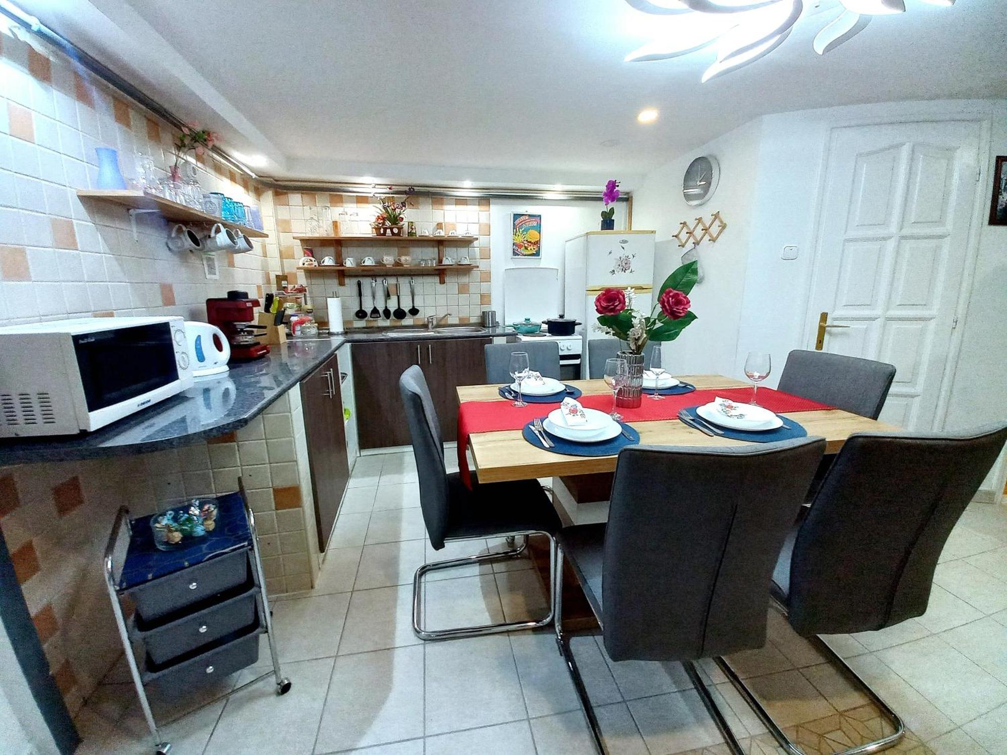 Downtown Acacia Str Apartment Budapest Bagian luar foto
