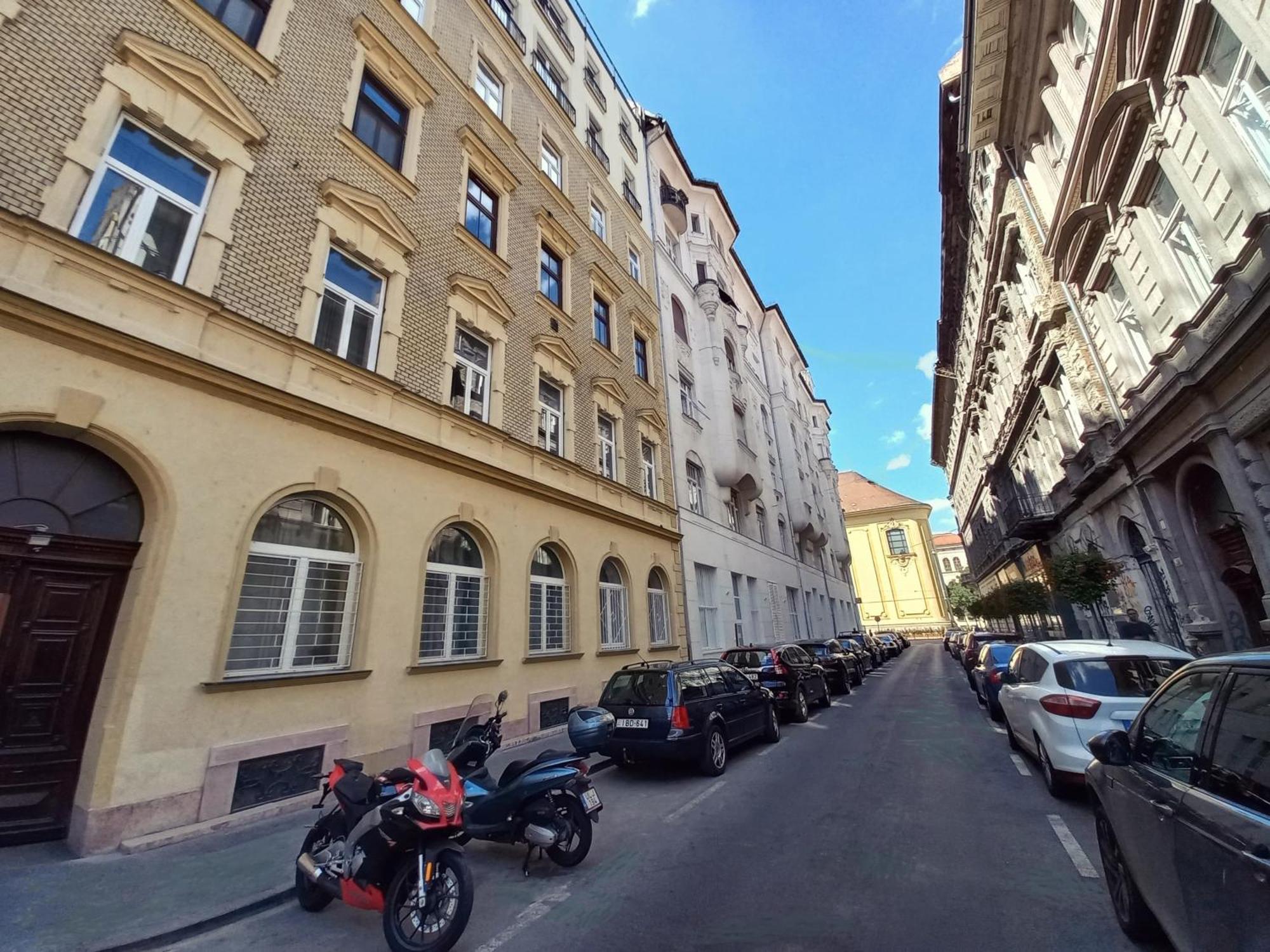 Downtown Acacia Str Apartment Budapest Bagian luar foto