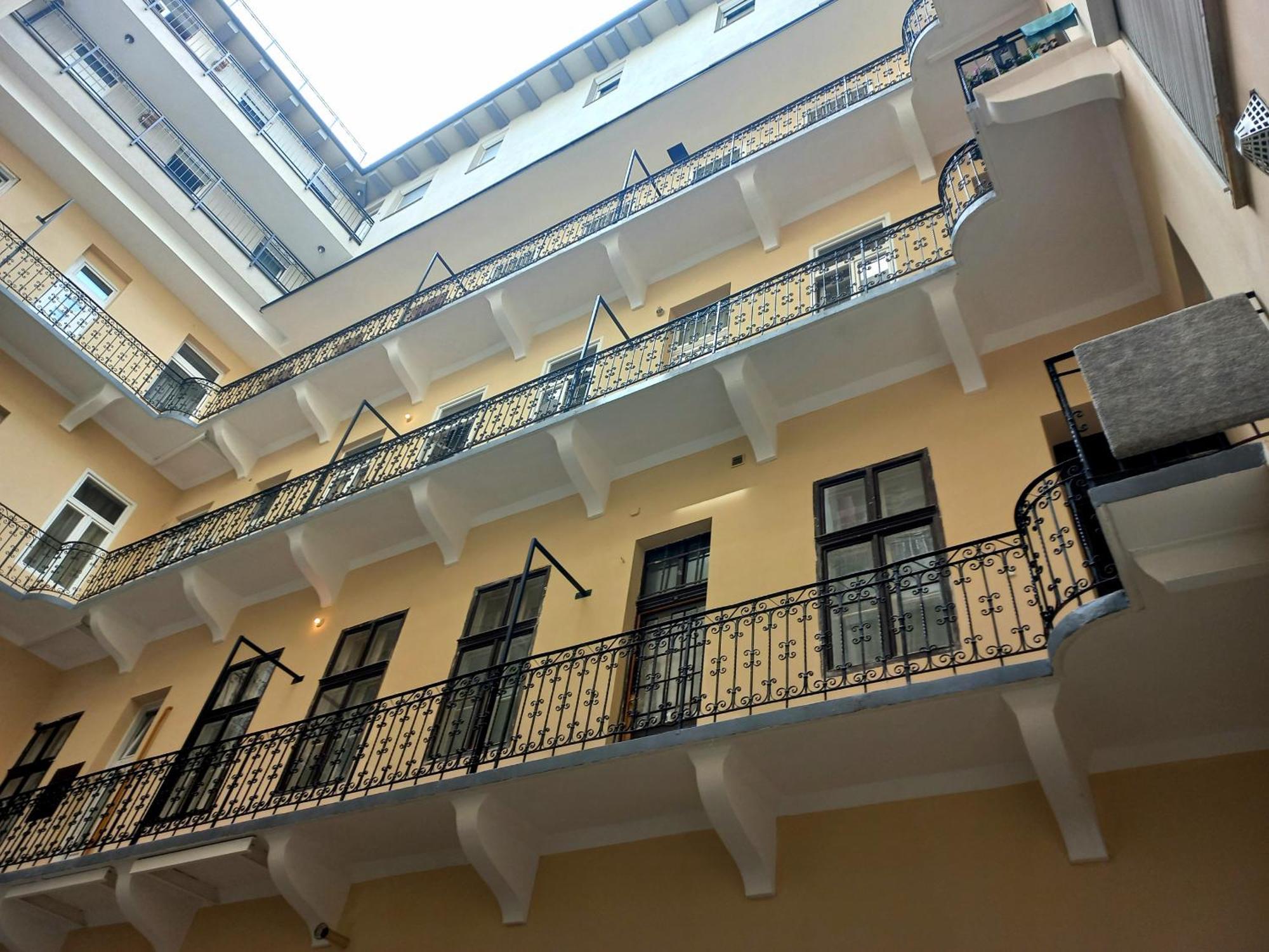 Downtown Acacia Str Apartment Budapest Bagian luar foto