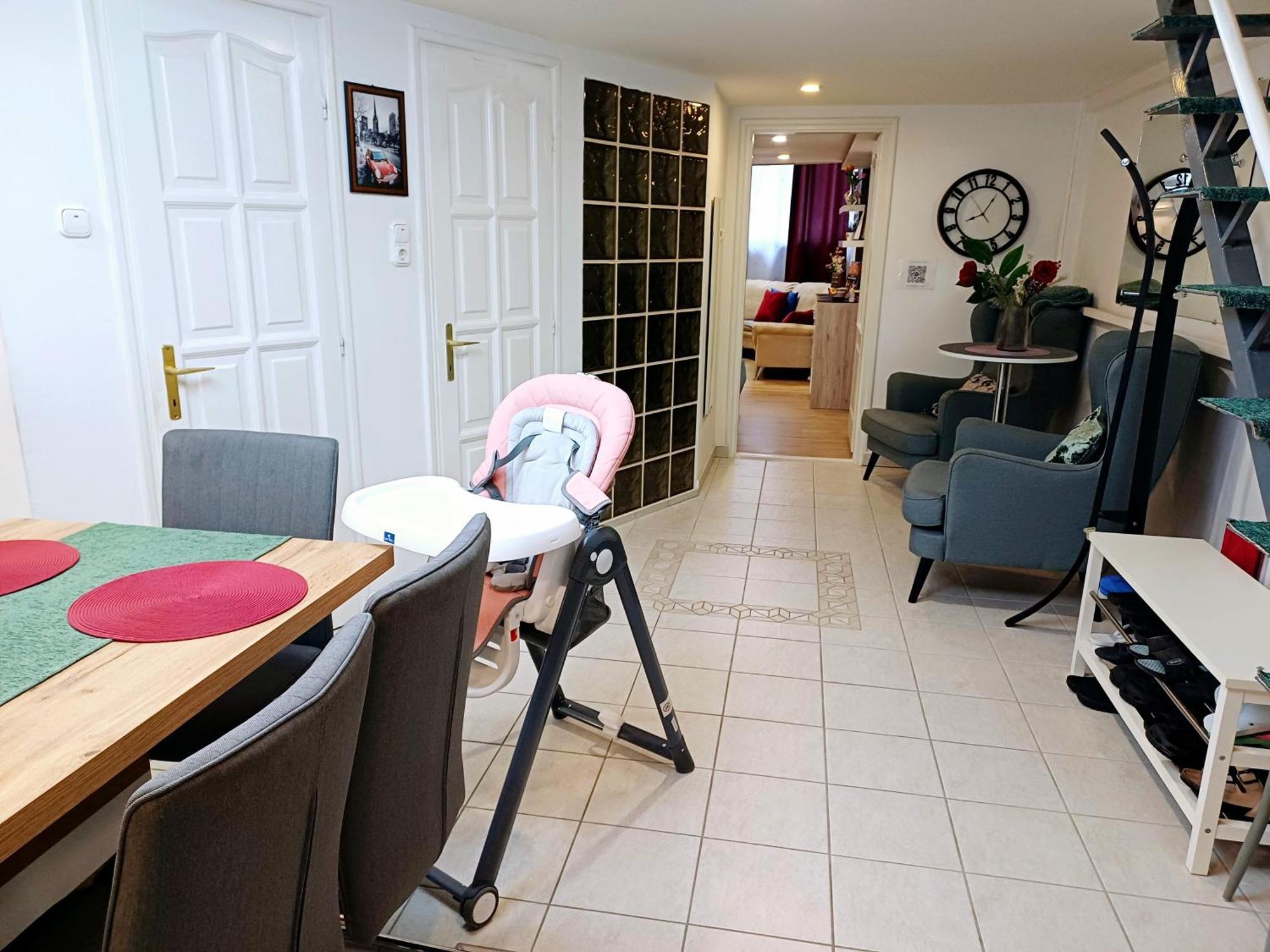 Downtown Acacia Str Apartment Budapest Bagian luar foto