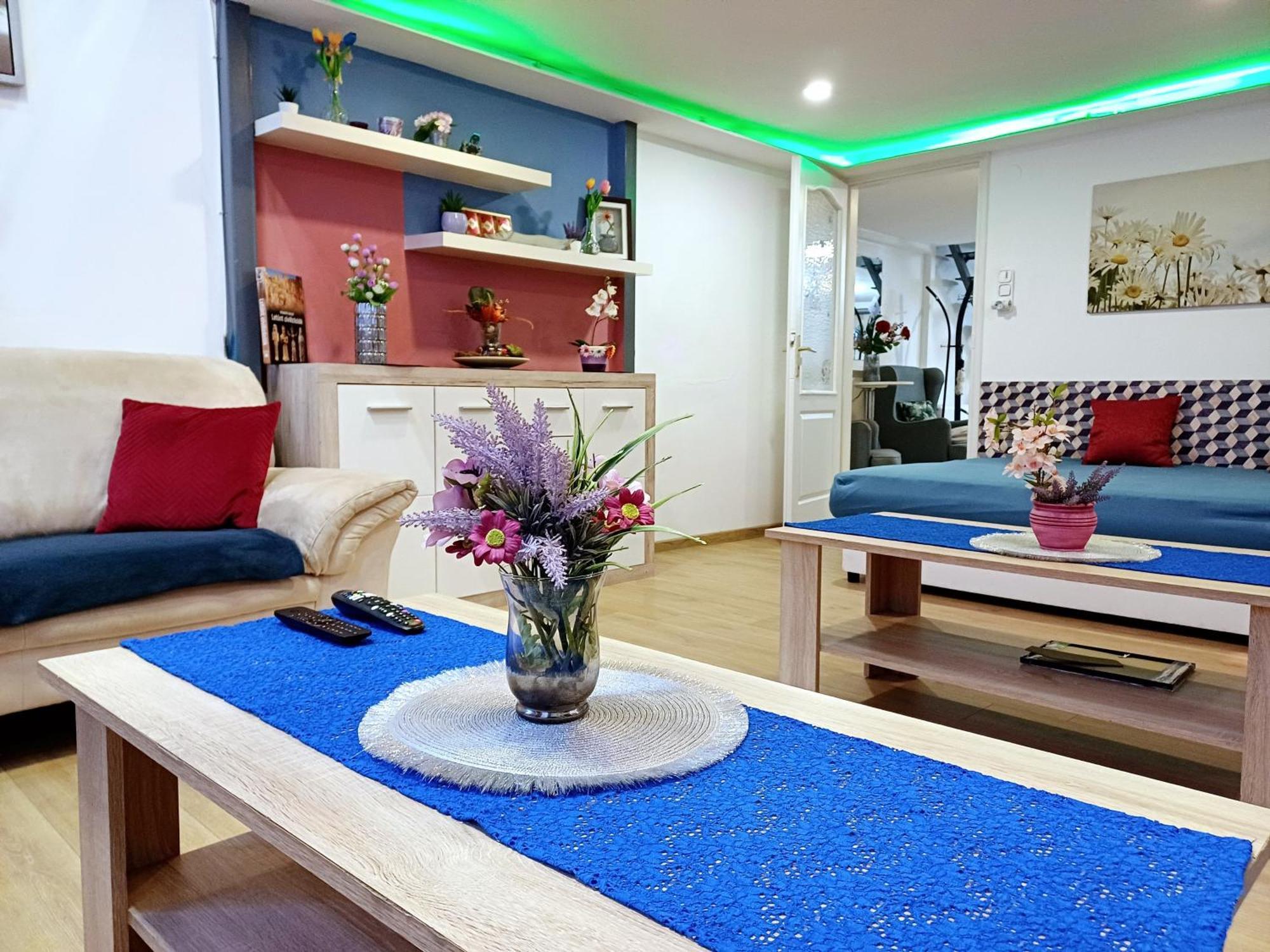 Downtown Acacia Str Apartment Budapest Bagian luar foto
