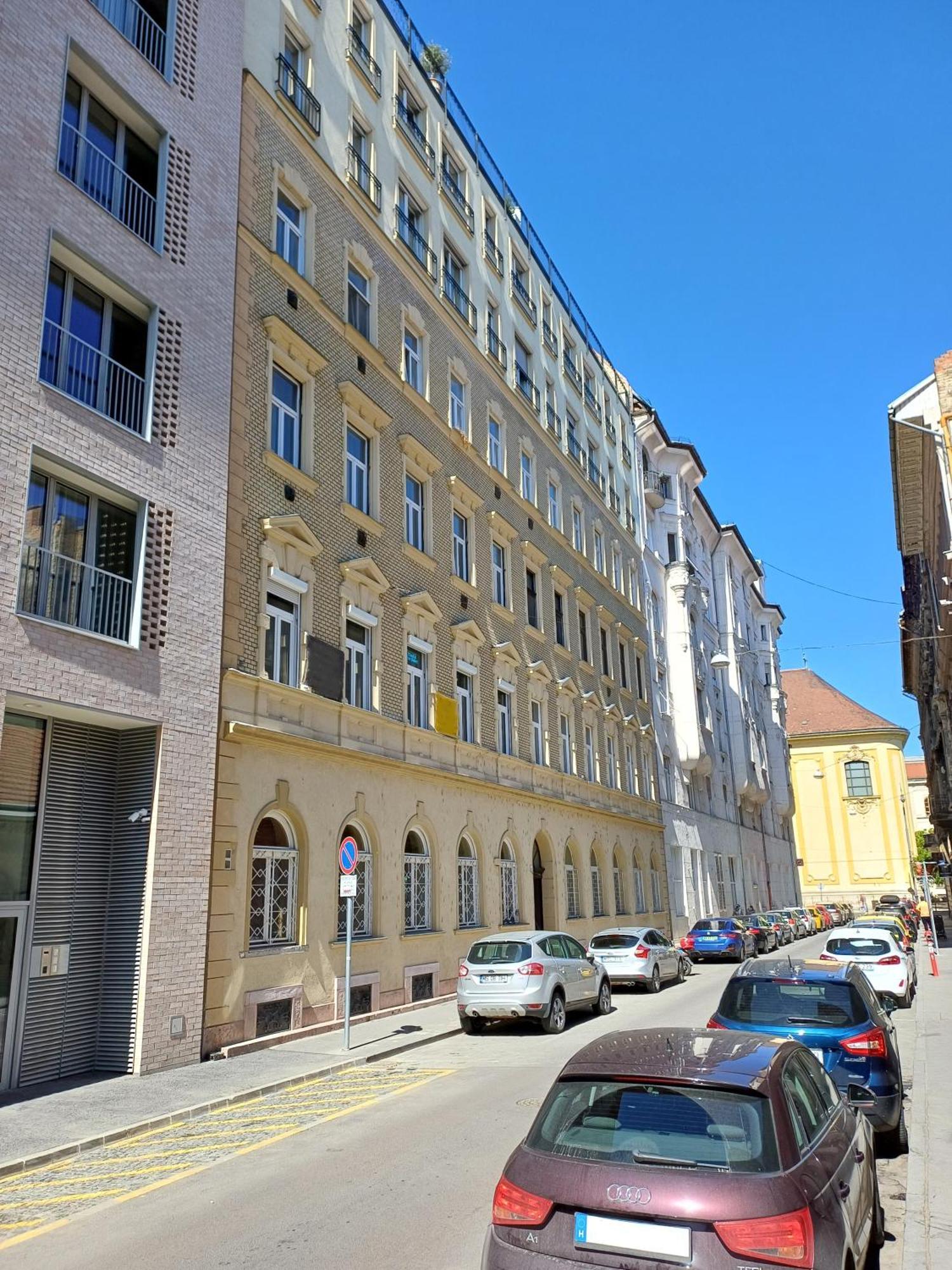 Downtown Acacia Str Apartment Budapest Bagian luar foto